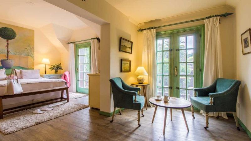 HOTELES-EN-PUNTA-DEL-ESTE-L-AUBERGE-EN-EL-GOLF