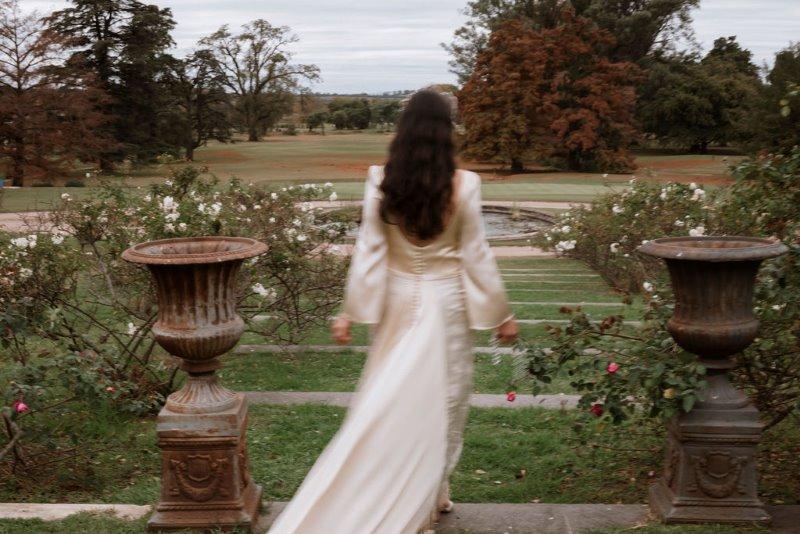la novia en el jardín