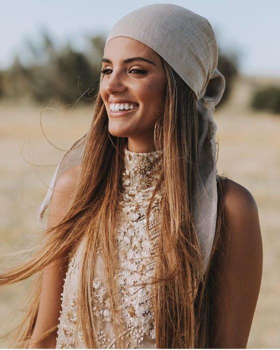 ana elena tocado bandana